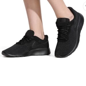 NEW Nike Kid's 4 Youth Black Sneakers NEW NOT IN BOX